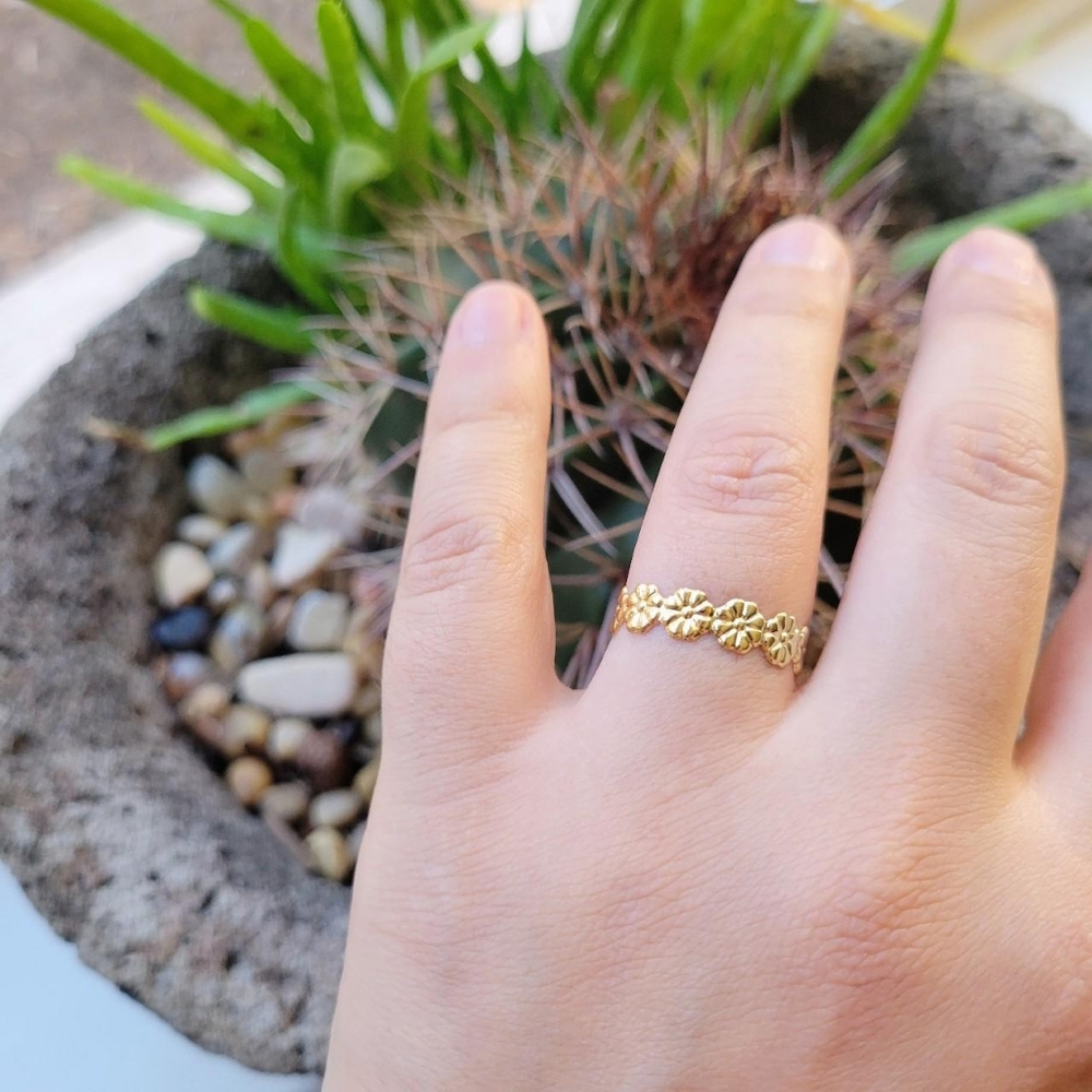 Classic Dainty Gold Flower Ring & Toe Ring - Picture 7 of 8